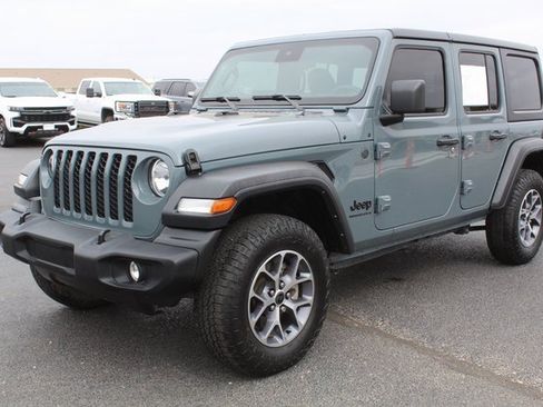 Used 2024 Jeep Wrangler Sport S image 9