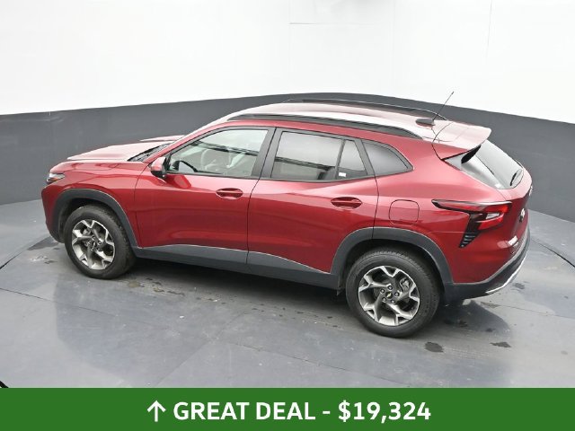 Used 2025 Chevrolet Trax LT FWD image 44