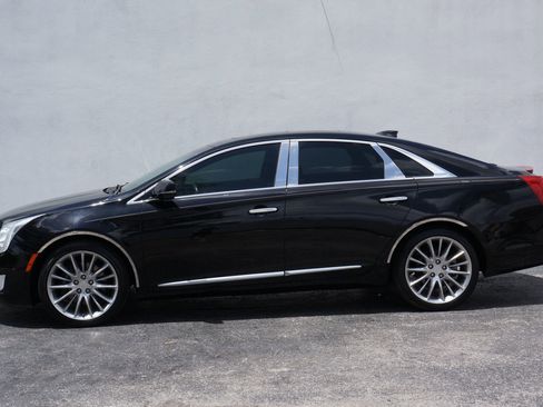 Used 2016 Cadillac XTS Premium image 4