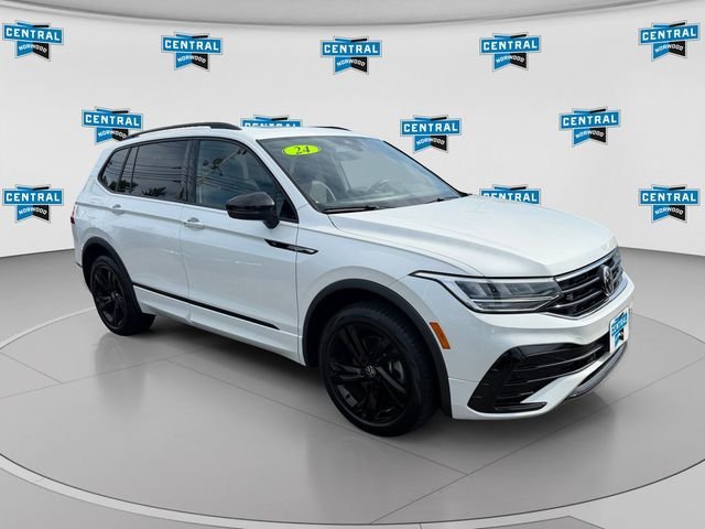 Used 2024 Volkswagen Tiguan SE R-Line AWD/4WD image 7