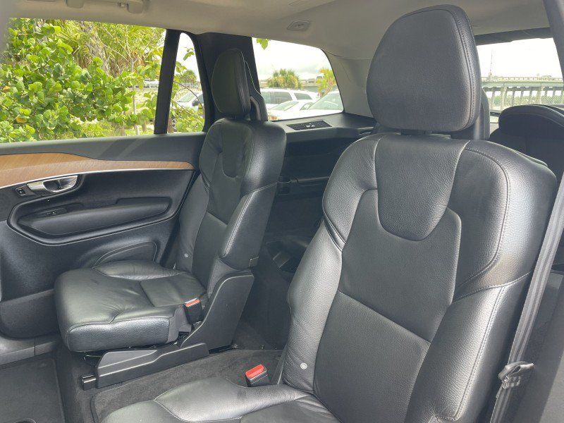 Used 2021 Volvo XC90 T6 Momentum w/ Protection Package Premier AWD/4WD image 12