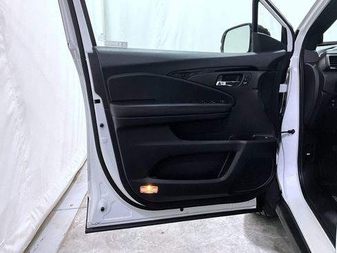 Used 2022 Honda Ridgeline Black Edition image 9