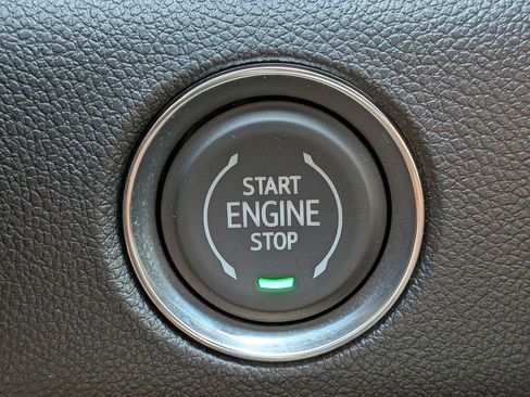 New 2026 GMC Acadia Denali w/ Super Cruise Package FWD image 30