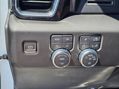 Used 2023 GMC Sierra 1500 Denali AWD/4WD image 25