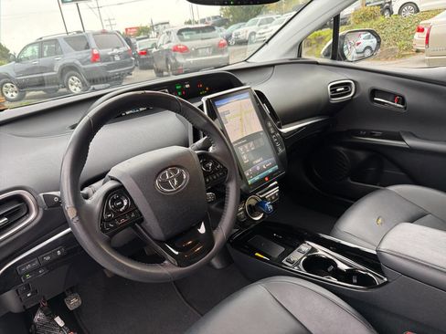 Used 2020 Toyota Prius Prime Limited image 30