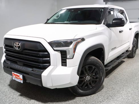 Used 2024 Toyota Tundra SR5 AWD/4WD image 31