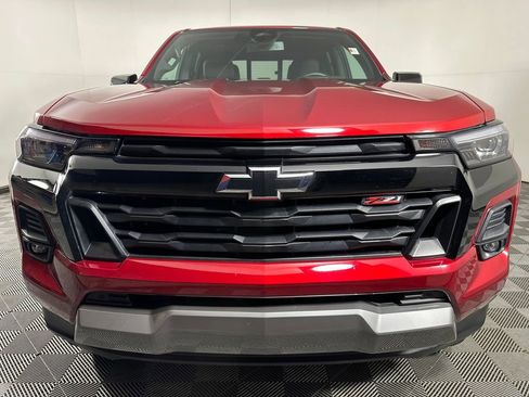 Used 2023 Chevrolet Colorado Z71 w/ Z71 Convenience Package 2 AWD/4WD image 8