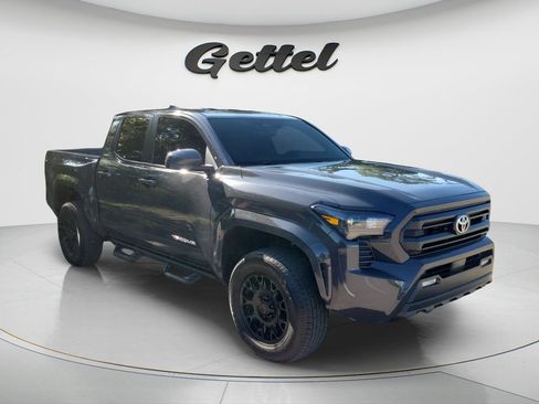 Certified 2025 Toyota Tacoma SR5 AWD/4WD image 3