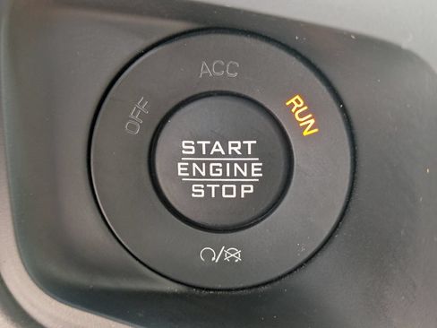 Used 2025 Jeep Wrangler Unlimited Sahara AWD/4WD image 30