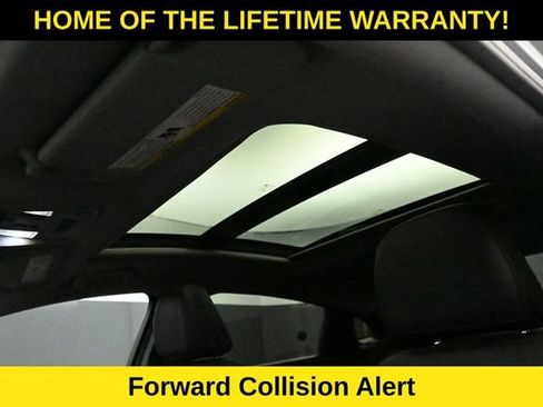 Used 2016 Chevrolet Malibu Premier w/ Driver Confidence Package II FWD image 27