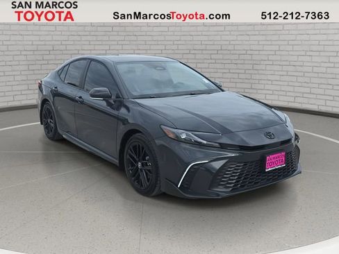 Certified 2025 Toyota Camry SE image 3