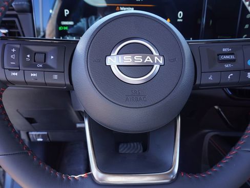 Certified 2025 Nissan Kicks SR FWD image 17