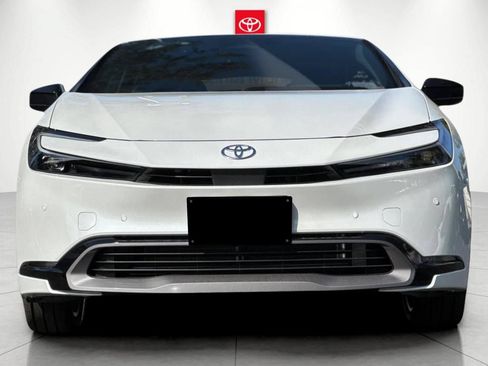 New 2027 Toyota Prius XLE FWD image 7