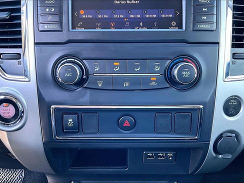 Used 2019 Nissan Titan SV image 15