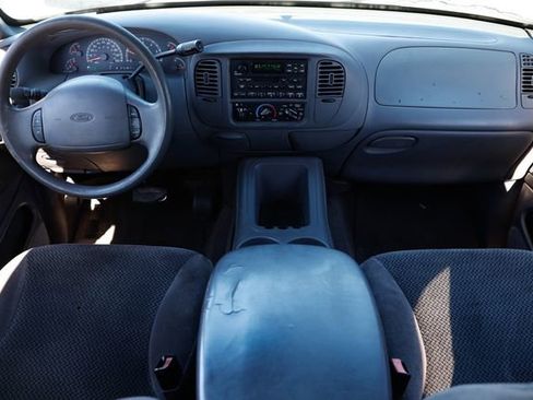 Used 2002 Ford Expedition XLT image 26