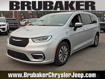 Used 2023 Chrysler Pacifica Limited