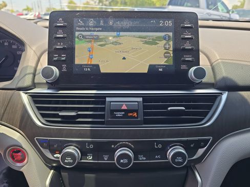 Used 2019 Honda Accord Touring image 17