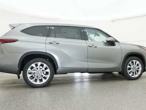 New 2026 Toyota Highlander Limited image 34