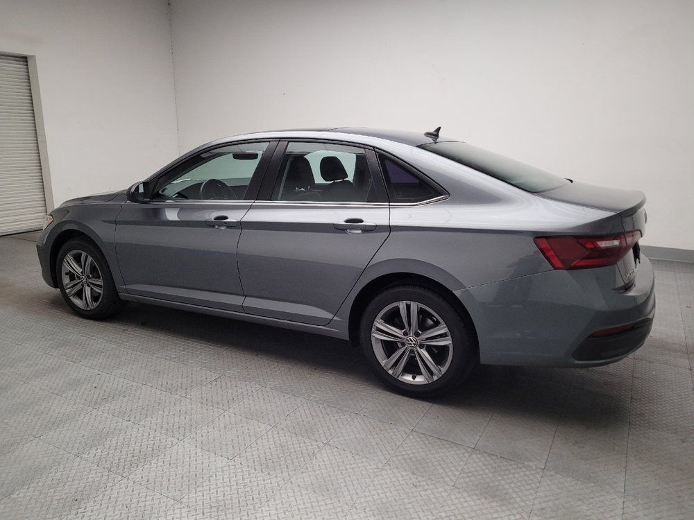 Used 2023 Volkswagen Jetta SE FWD image 3