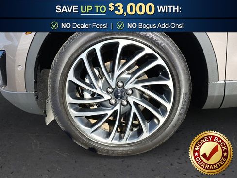 Used 2020 Lincoln Nautilus Reserve image 13