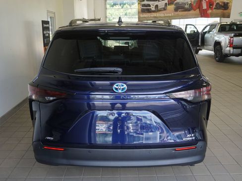 Used 2024 Toyota Sienna XLE w/ XLE Plus Package AWD/4WD image 18