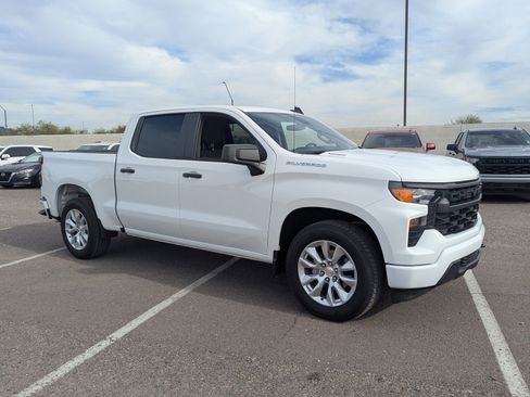 Used 2025 Chevrolet Silverado 1500 Custom image 6