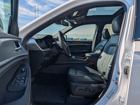 New 2026 Jeep Grand Cherokee Limited AWD/4WD image 5