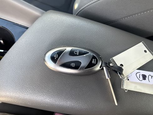 Used 2025 Hyundai Elantra SEL FWD image 30