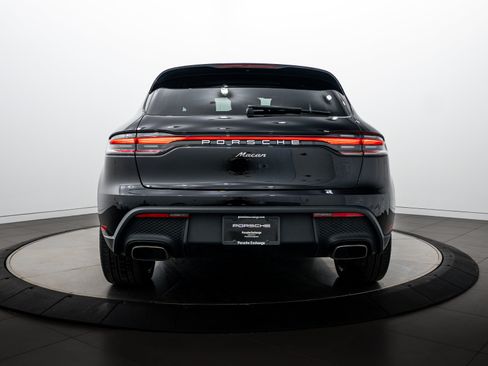 Certified 2025 Porsche Macan AWD/4WD image 6