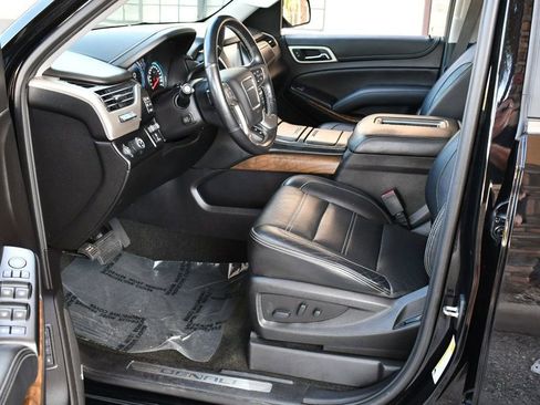 Used 2018 GMC Yukon Denali w/ Denali Ultimate Package image 40