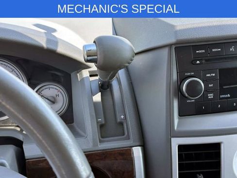 Used 2010 Chrysler Town & Country Touring w/ Heated Seat Group FWD image 23