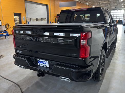 Used 2024 Chevrolet Silverado 1500 RST AWD/4WD image 5
