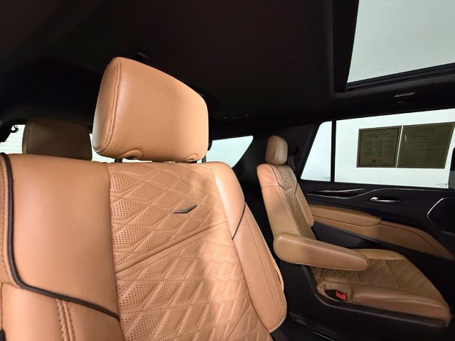 Used 2021 Cadillac Escalade Sport w/ Driver Assist Tech Package AWD/4WD image 28