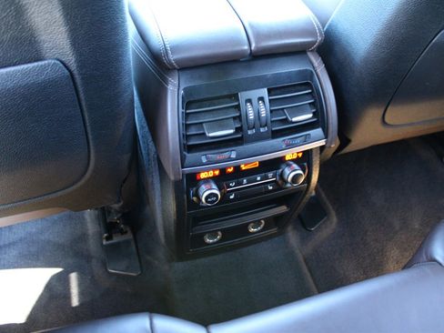 Used 2017 BMW X5 xDrive50i w/ M Sport Package image 21