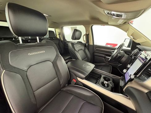 Used 2019 RAM 1500 Laramie AWD/4WD image 36