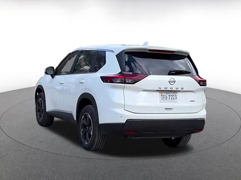 Used 2025 Nissan Rogue SV image 14