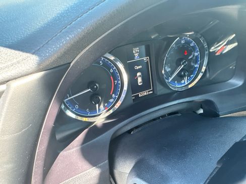 Used 2019 Toyota Corolla SE image 9