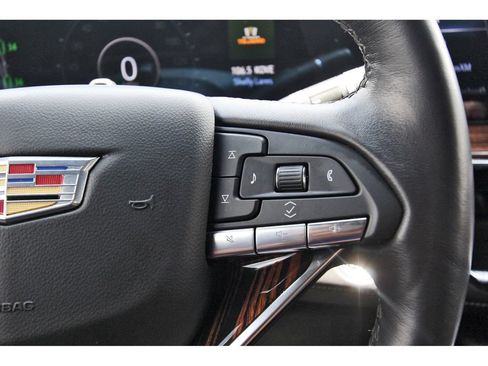 Used 2023 Cadillac Escalade Premium Luxury RWD image 17