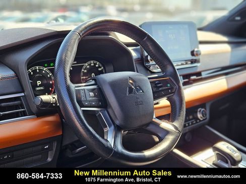Used 2022 Mitsubishi Outlander GT image 19