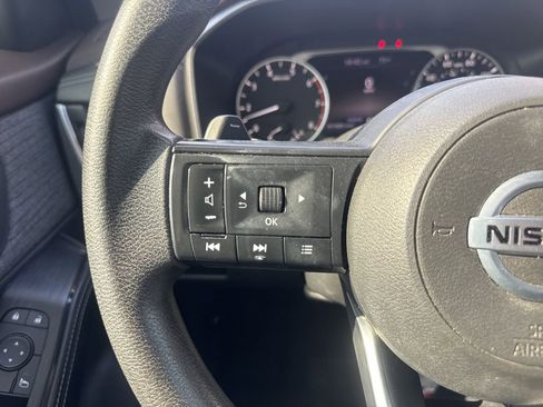 Used 2021 Nissan Rogue S image 14