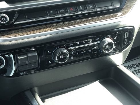 Used 2024 Chevrolet Silverado 2500 LT w/ Convenience Package image 22