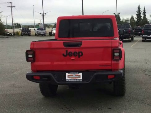 New 2025 Jeep Gladiator Sport image 7