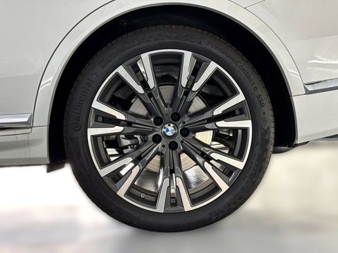 Used 2026 BMW X7 xDrive40i image 11