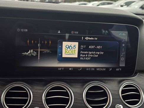 Used 2020 Mercedes-Benz E 450 4MATIC Wagon image 29