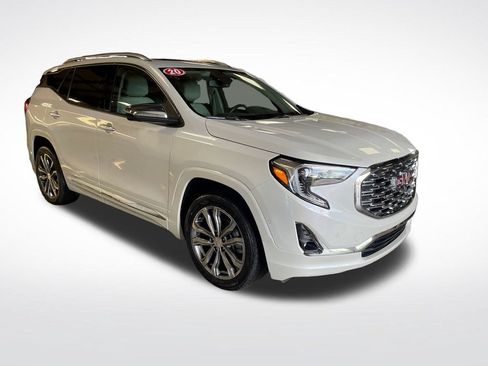 Used 2020 GMC Terrain Denali w/ Denali Premium Package AWD/4WD image 8