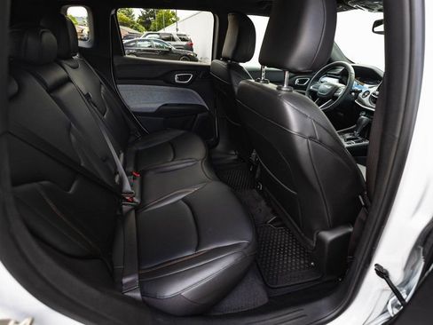 New 2024 Jeep Compass Latitude w/ Sun and Sound Group AWD/4WD image 25