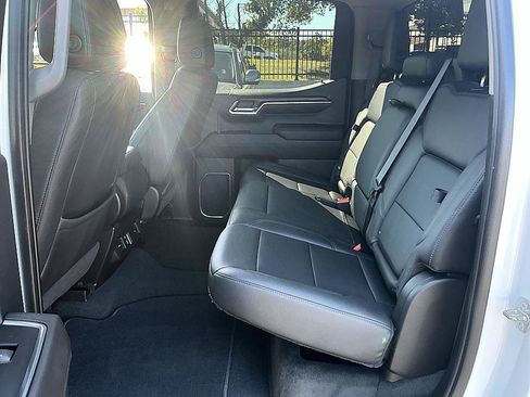 Used 2022 GMC Sierra 1500 SLT AWD/4WD image 25