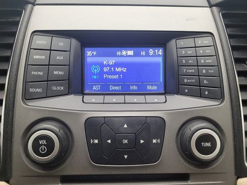 Used 2015 Ford Taurus SEL image 25