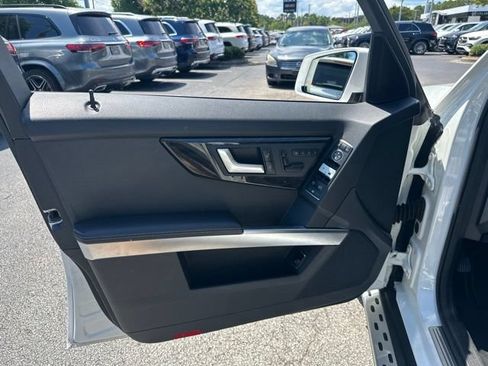 Used 2015 Mercedes-Benz GLK 250 BlueTEC 4MATIC image 19