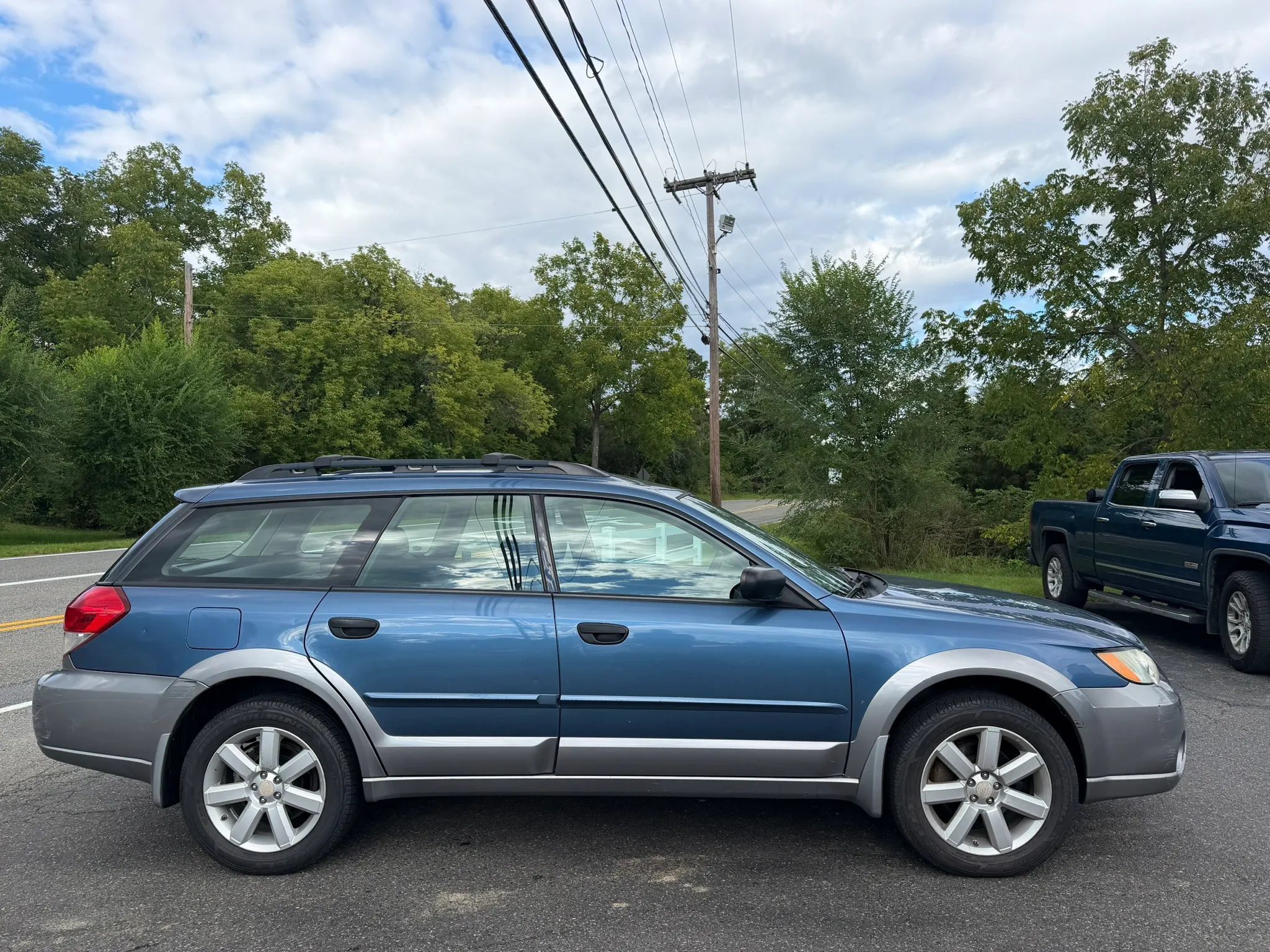 Used 2008 Subaru Outback 2.5i L.L. Bean AWD/4WD image 7